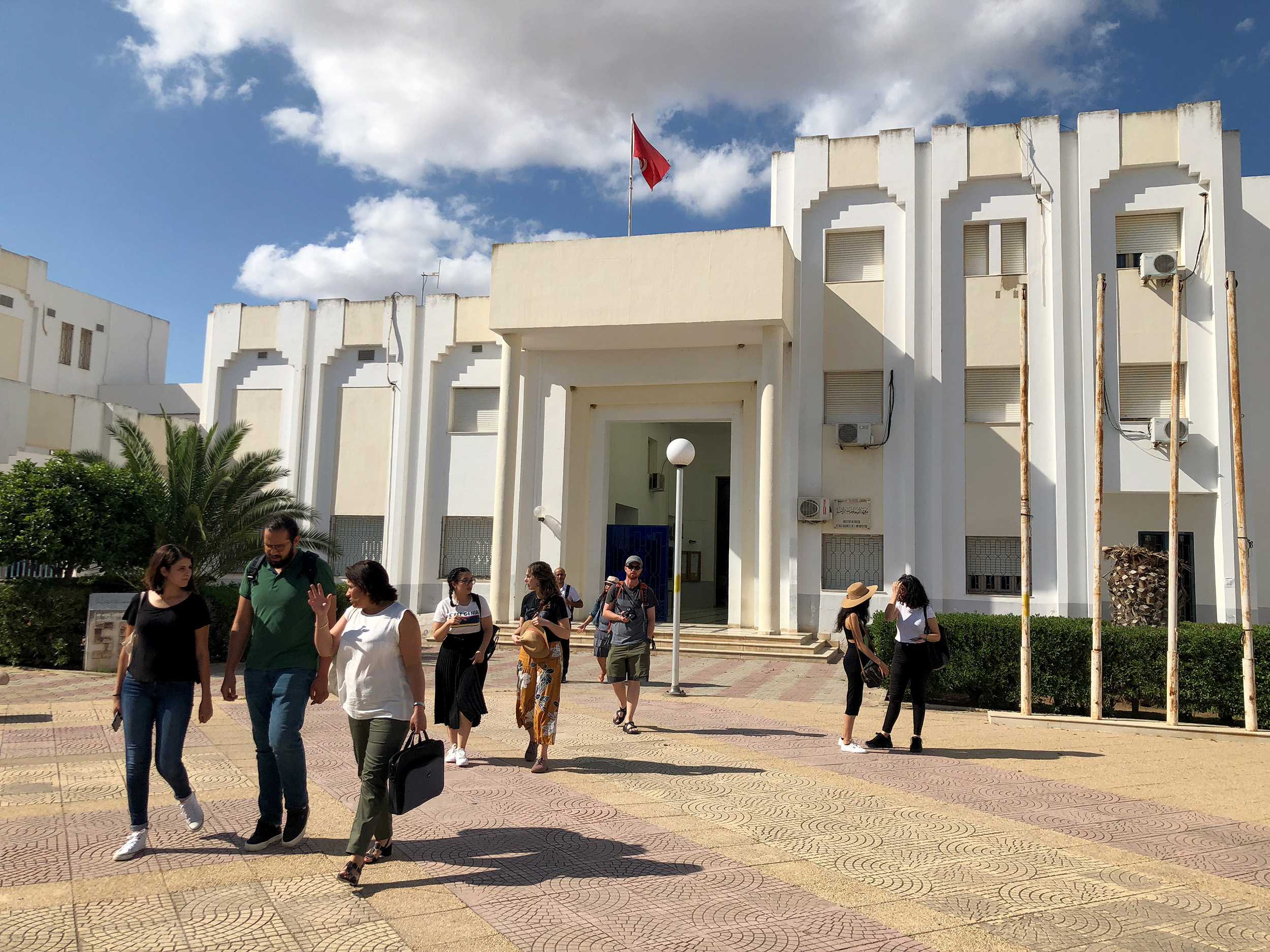 The exterior of the Institut de Presse et des Sciences de l’Information (IPSI) in Manouba, where we met every day to learn about photojournalism ethics, how to conduct data journalism, and the way our countries are similar and different when it comes to press freedom. // Photo by Joe Gosen